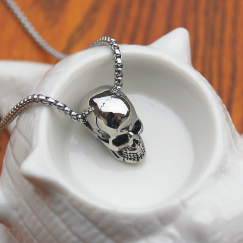 Male titanium steel skull necklace